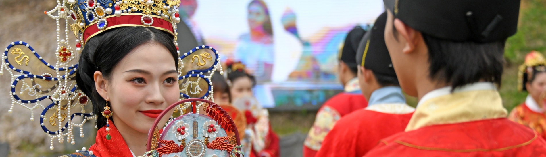 婚姻登记拟不再需要户口簿